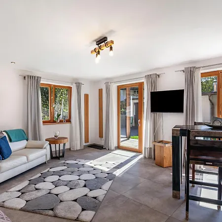 Falkenstein Apartment *